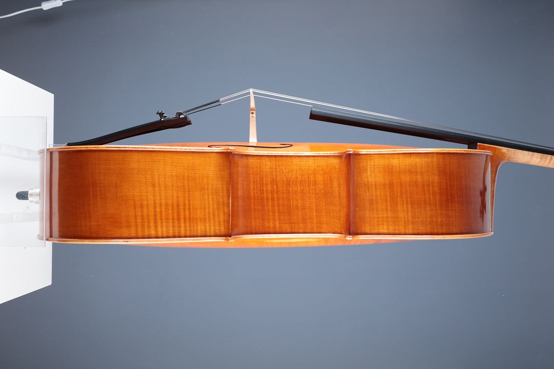 Leonhardt Rainer W. - Mittenwald Anno 2025 - Die leichte Flamme -7/8 Cello - C-404